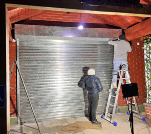 Fabricación e instalación cortina metálica puerto varas