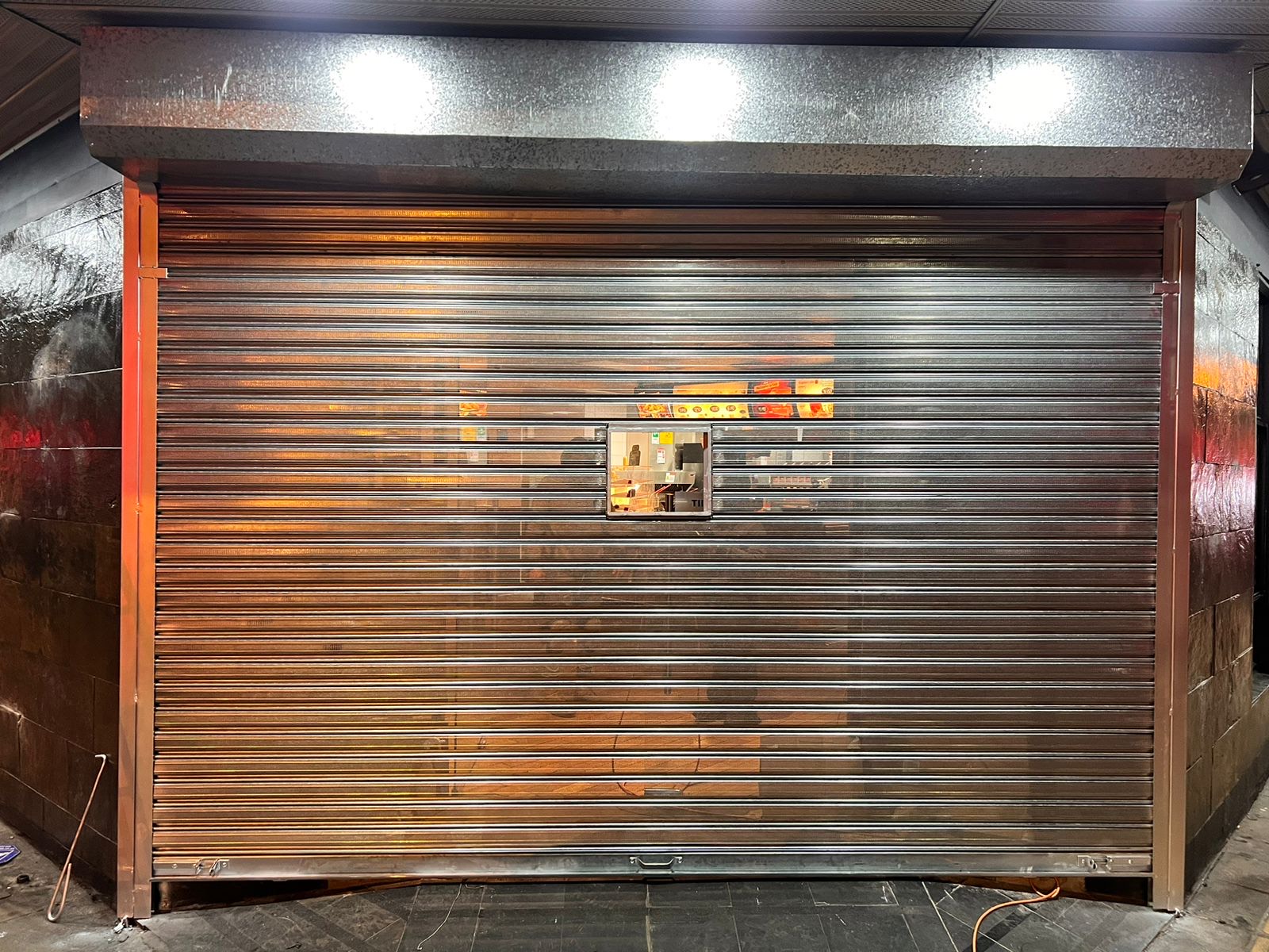 Fabricación e instalación de cortinas metálicas